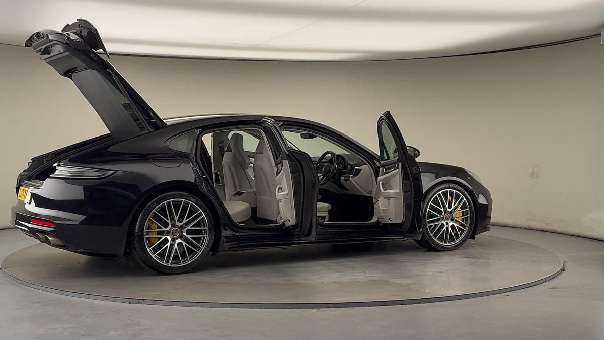 More views of Porsche Panamera