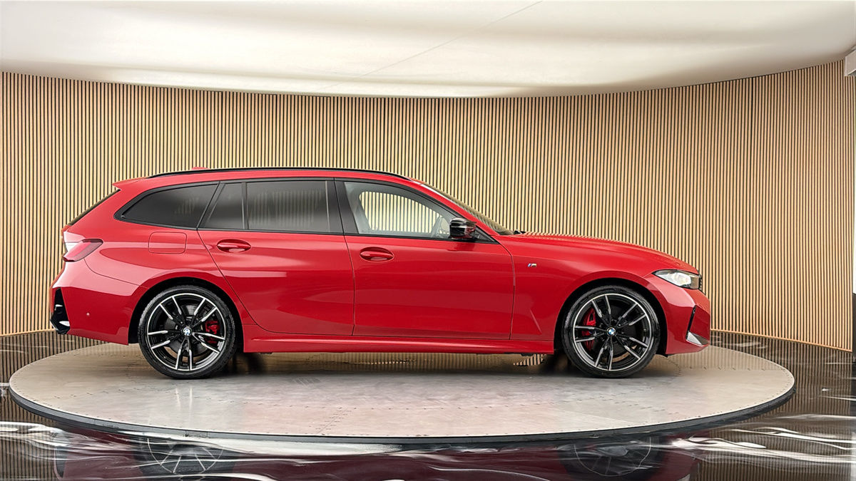 BMW 3 Series Image 16