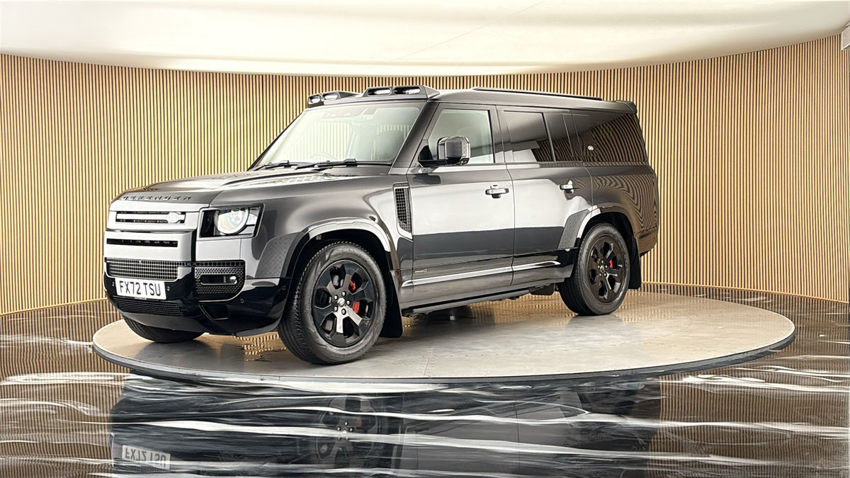 Land Rover Defender 130 Image 20