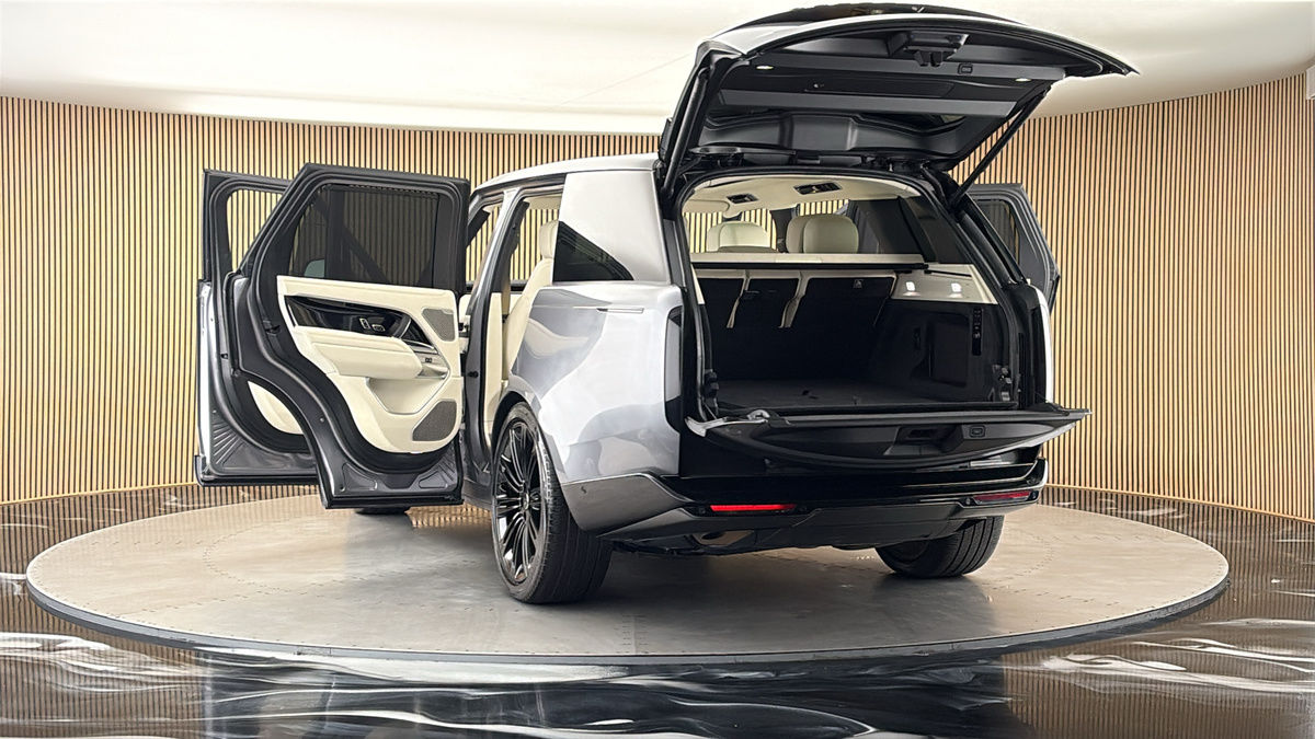More views of Land Rover Range Rover