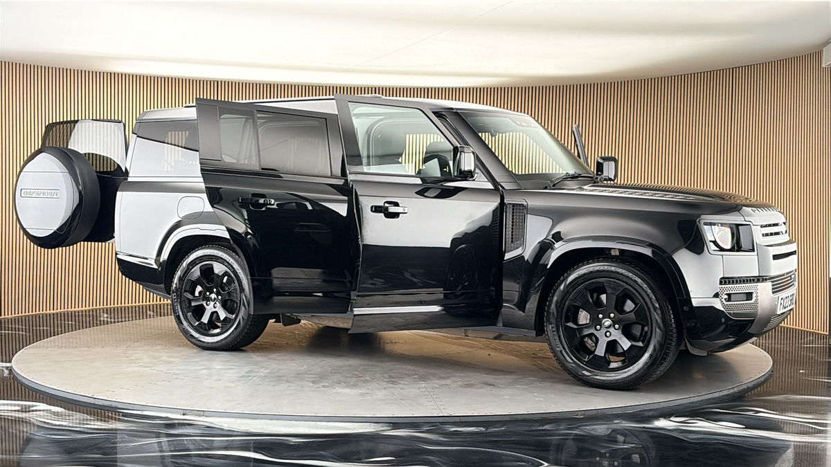 More views of Land Rover Defender 130