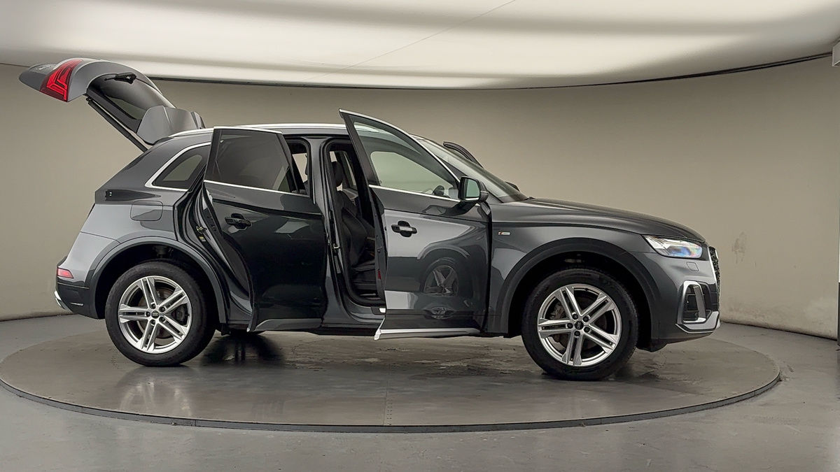 More views of Audi Q5