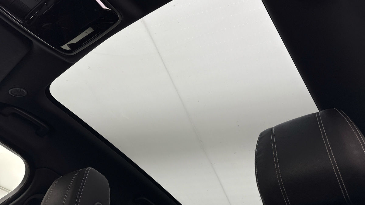 Land Rover Range Rover Velar Image 6