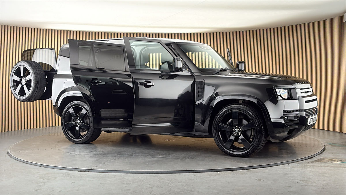 More views of Land Rover Defender 110