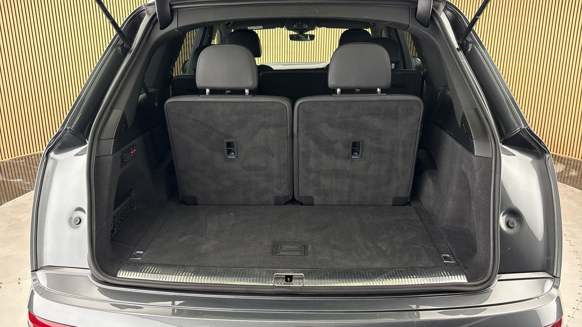 Audi Q7 Image 11