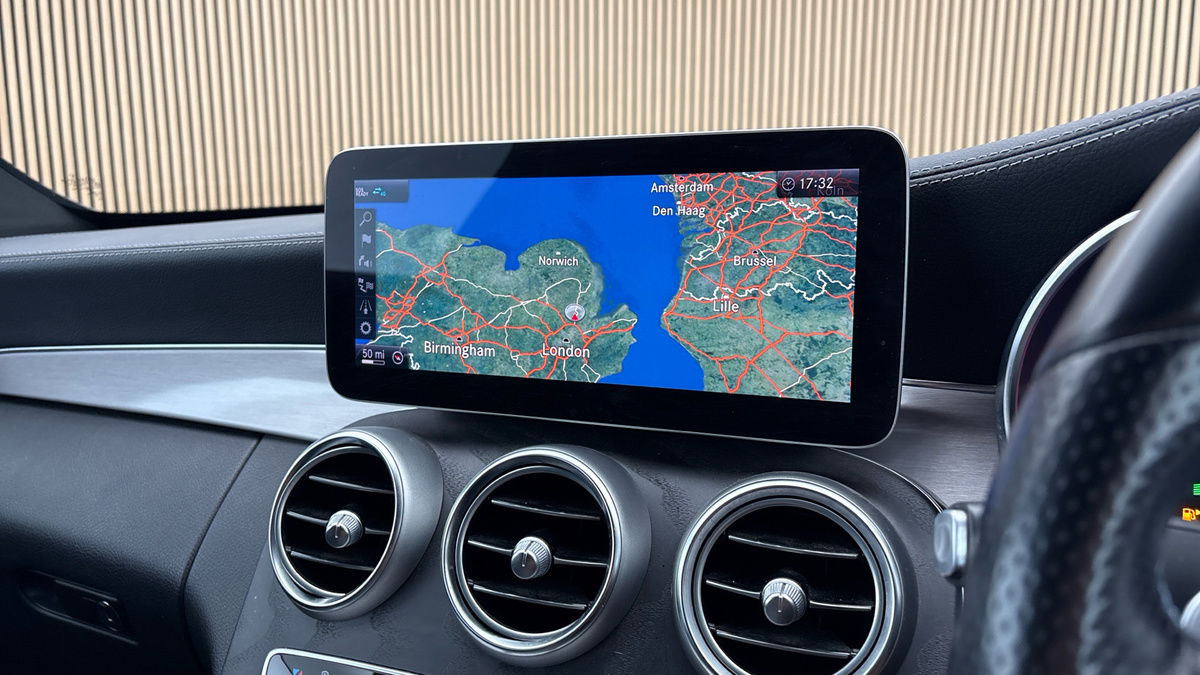 Mercedes-Benz C Class Image 17