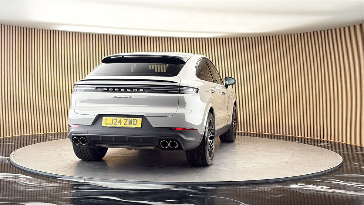 More views of Porsche Cayenne