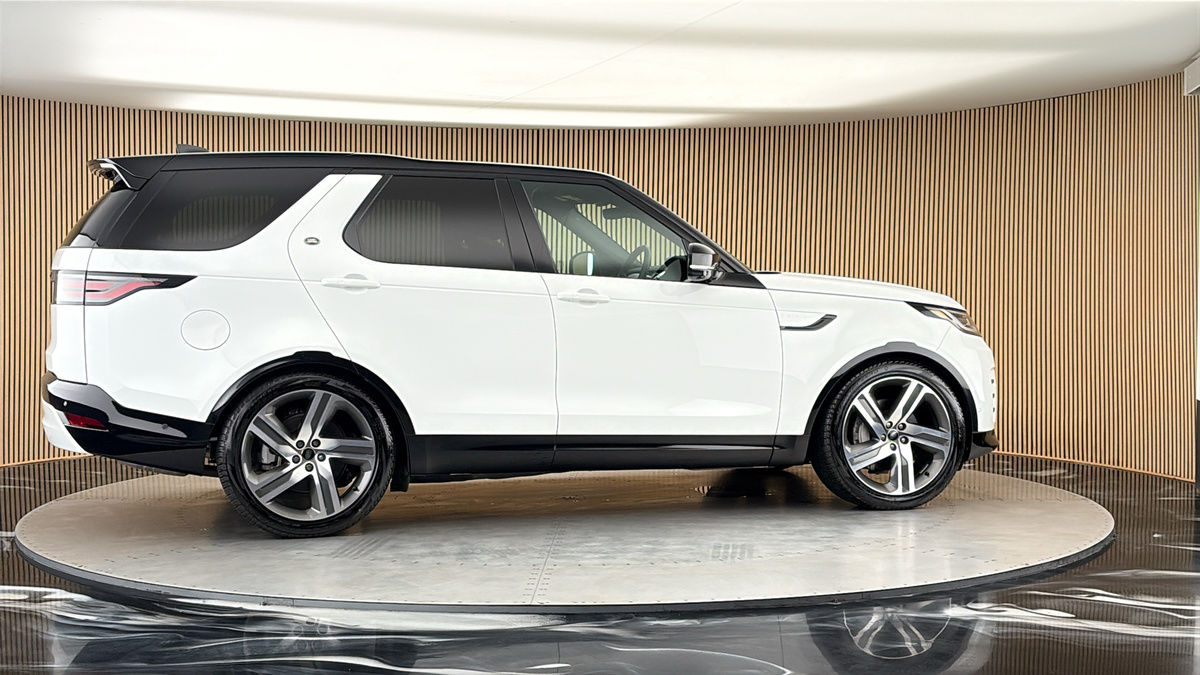 More views of Land Rover Discovery