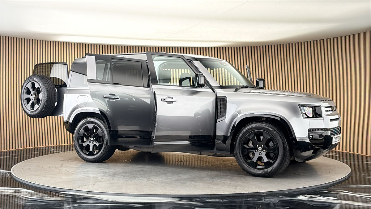 More views of Land Rover Defender 110