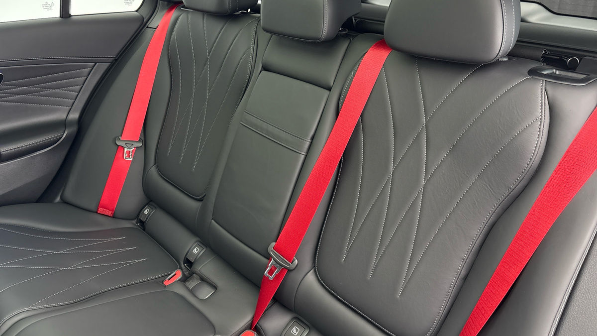 Mercedes-Benz C Class Image 8