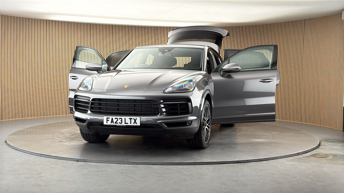 More views of Porsche Cayenne