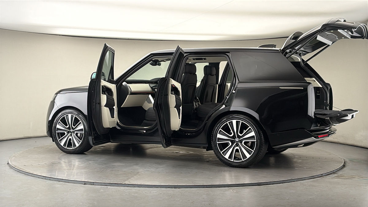 More views of Land Rover Range Rover