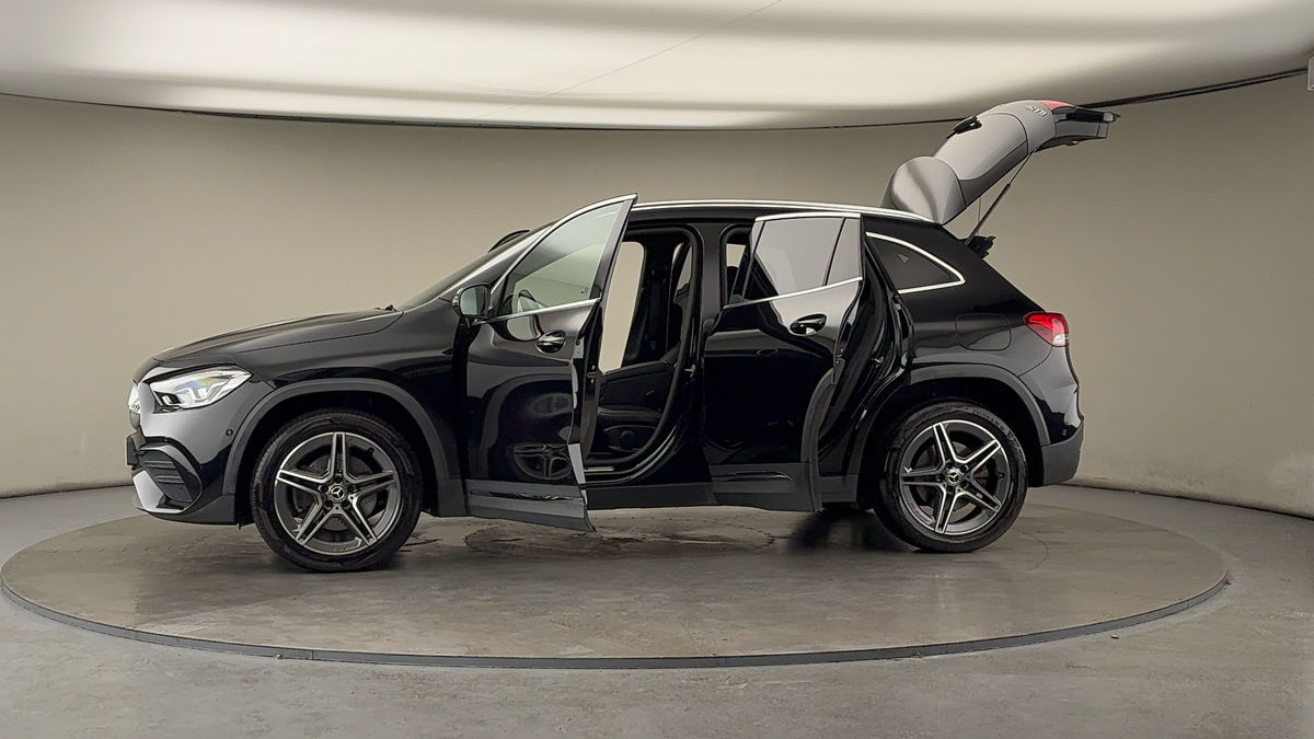 More views of Mercedes-Benz GLA