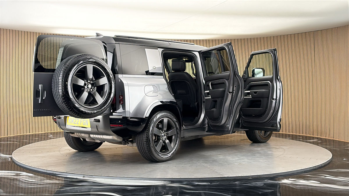 More views of Land Rover Defender 110