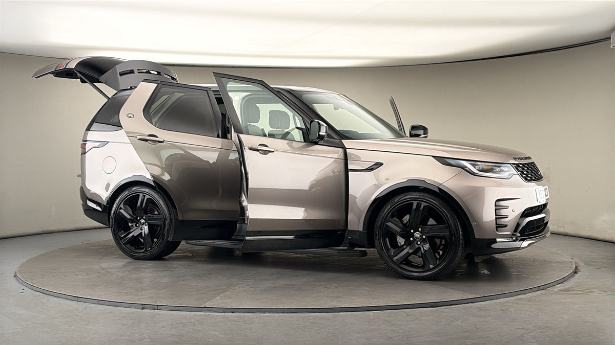 More views of Land Rover Discovery