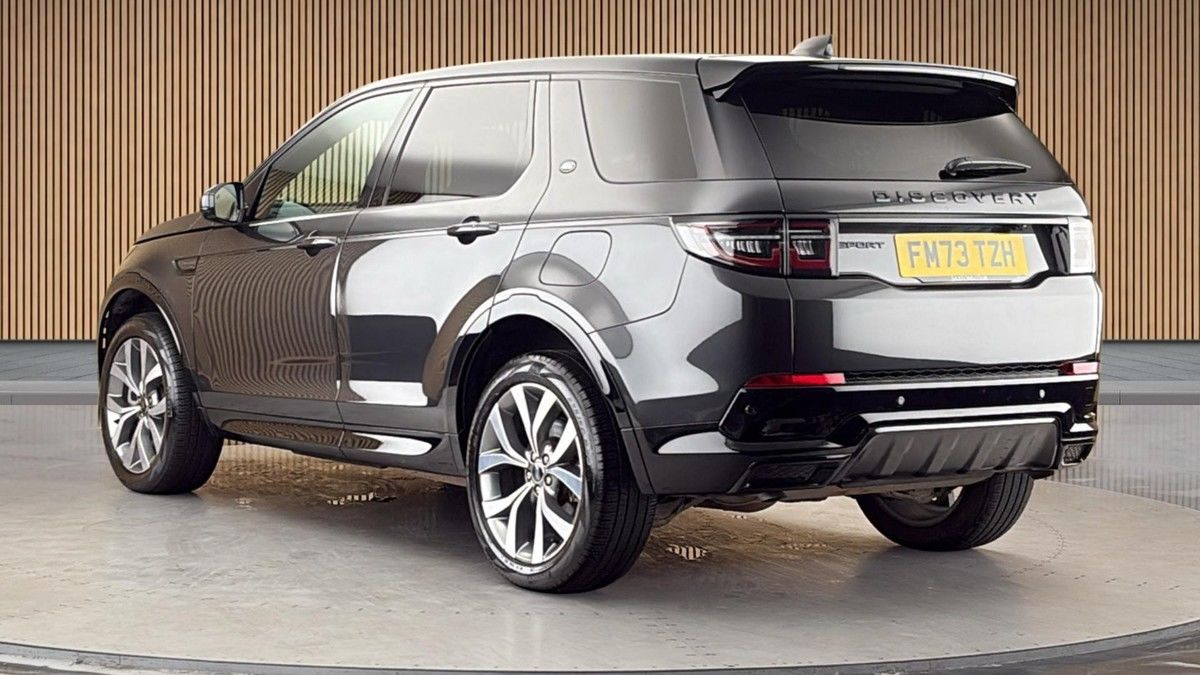 Land Rover Discovery Sport Image 2