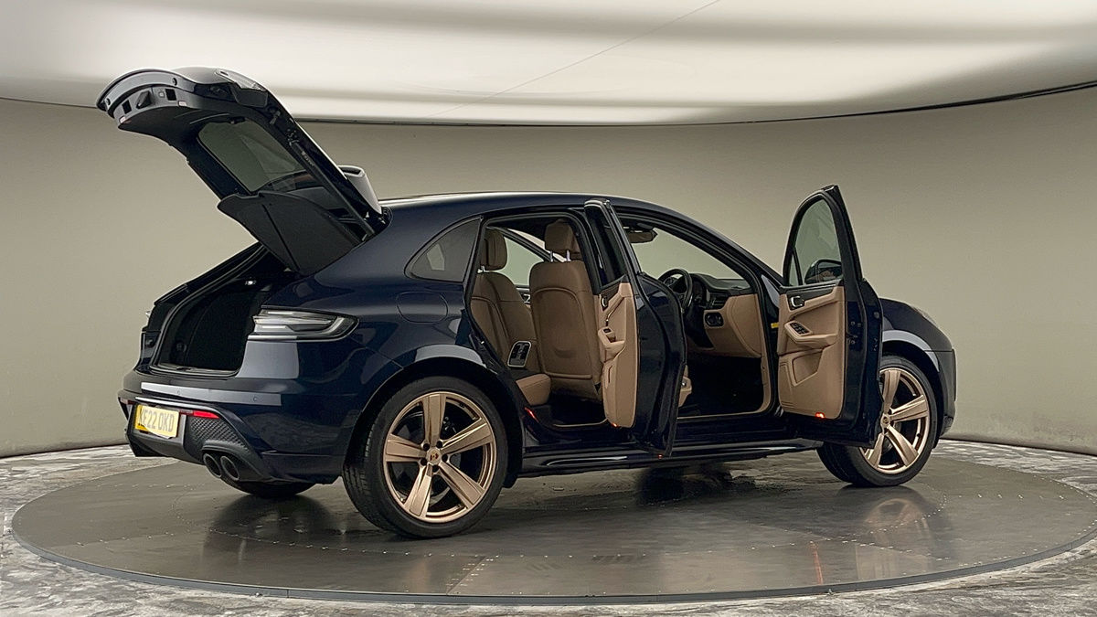 More views of Porsche Macan