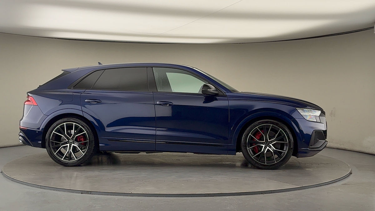 More views of Audi SQ8