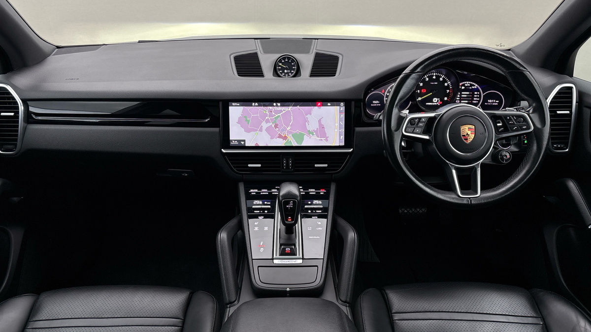 Porsche Cayenne Image 12