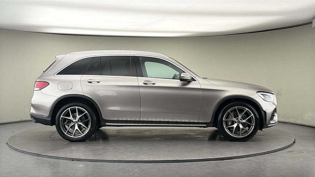 Mercedes-Benz GLC Image 16