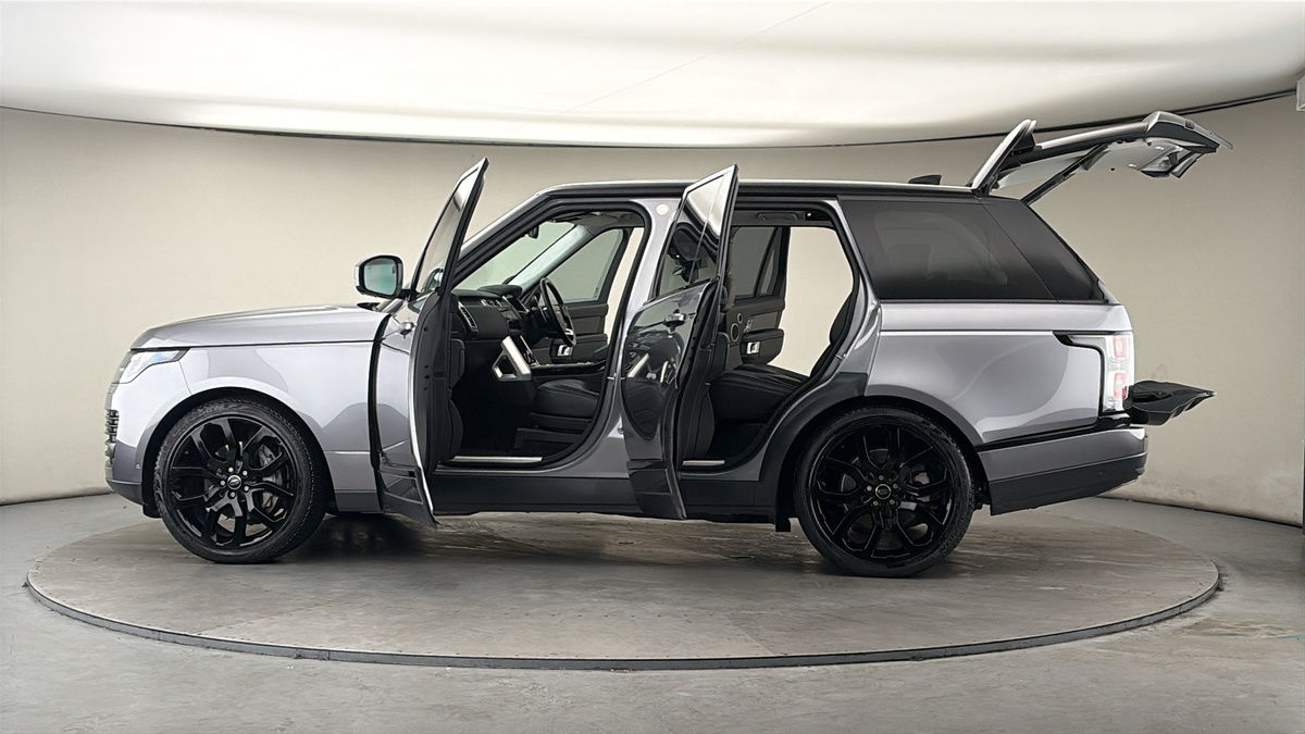 More views of Land Rover Range Rover