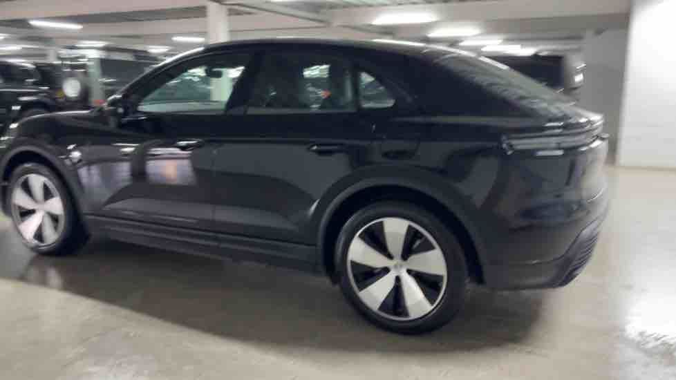 More views of Porsche Macan