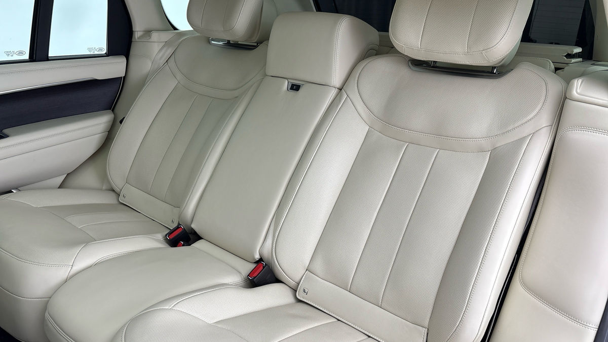 Land Rover Range Rover Image 16