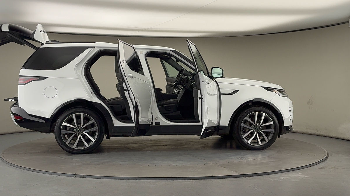 More views of Land Rover Discovery