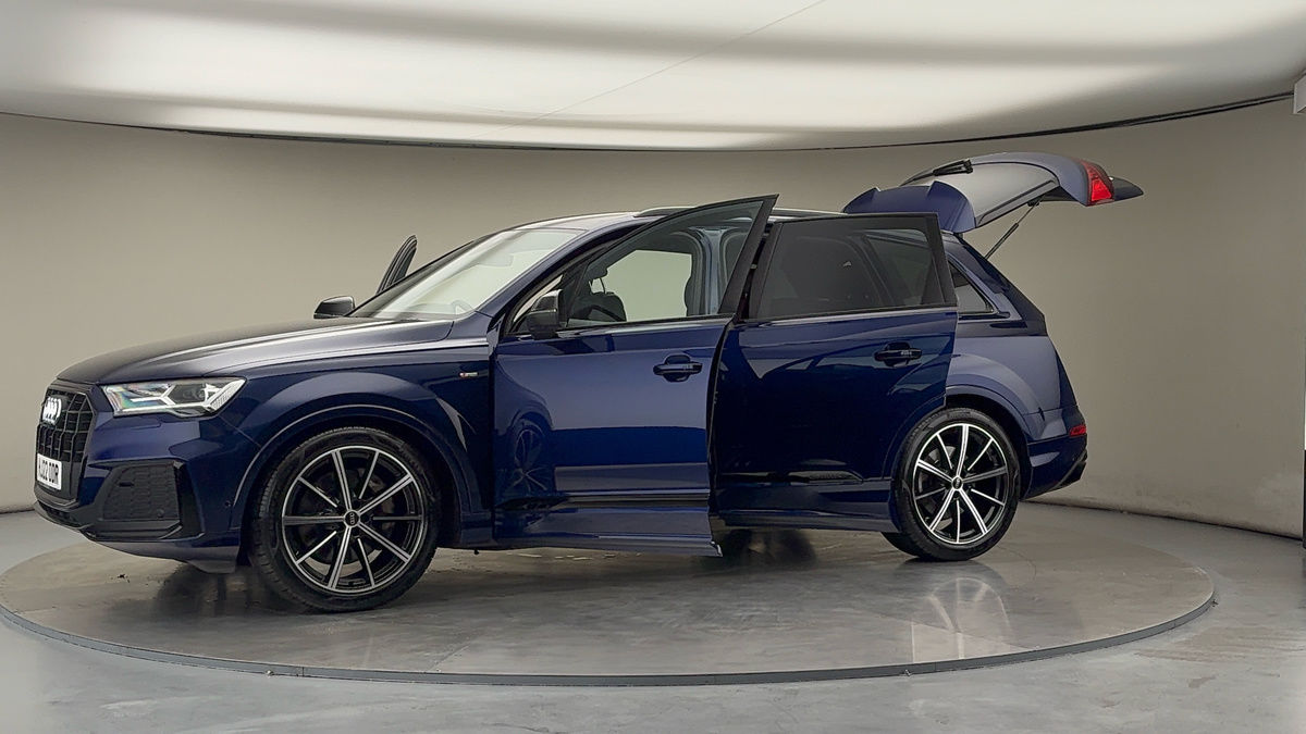 More views of Audi Q7