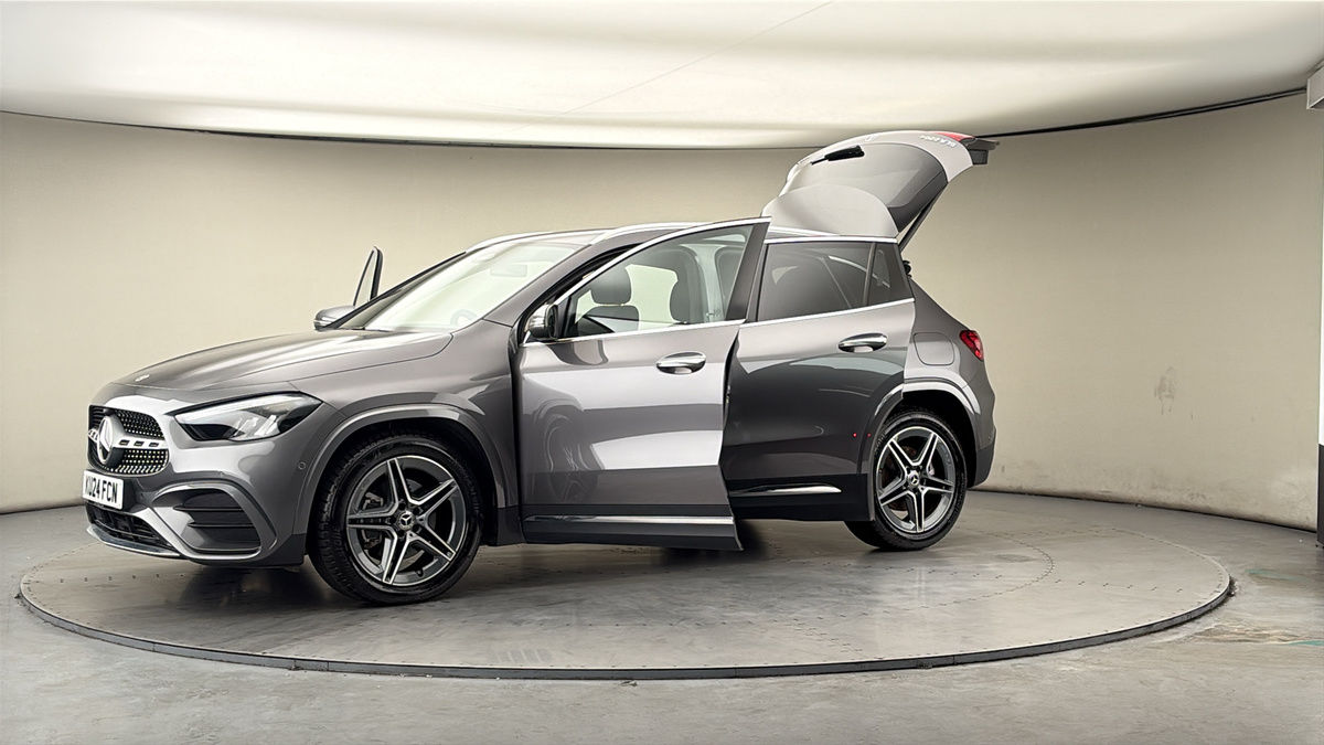 More views of Mercedes-Benz GLA