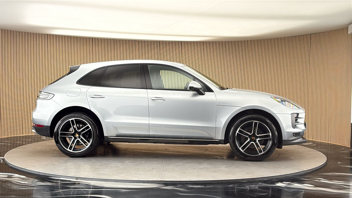 More views of Porsche Macan