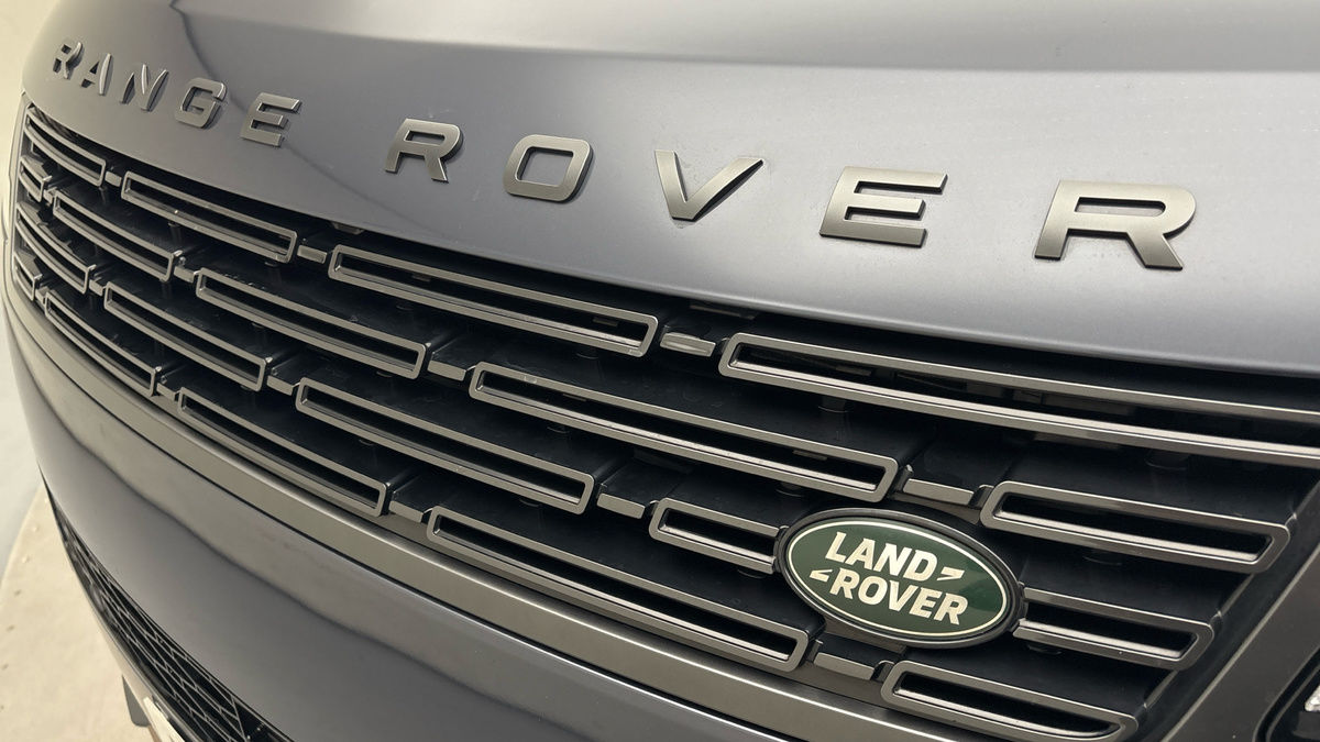 Land Rover Range Rover Sport Image 24