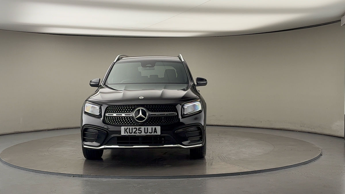 Mercedes-Benz GLB Image 3