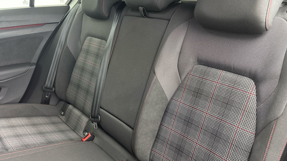 Volkswagen Golf Image 8