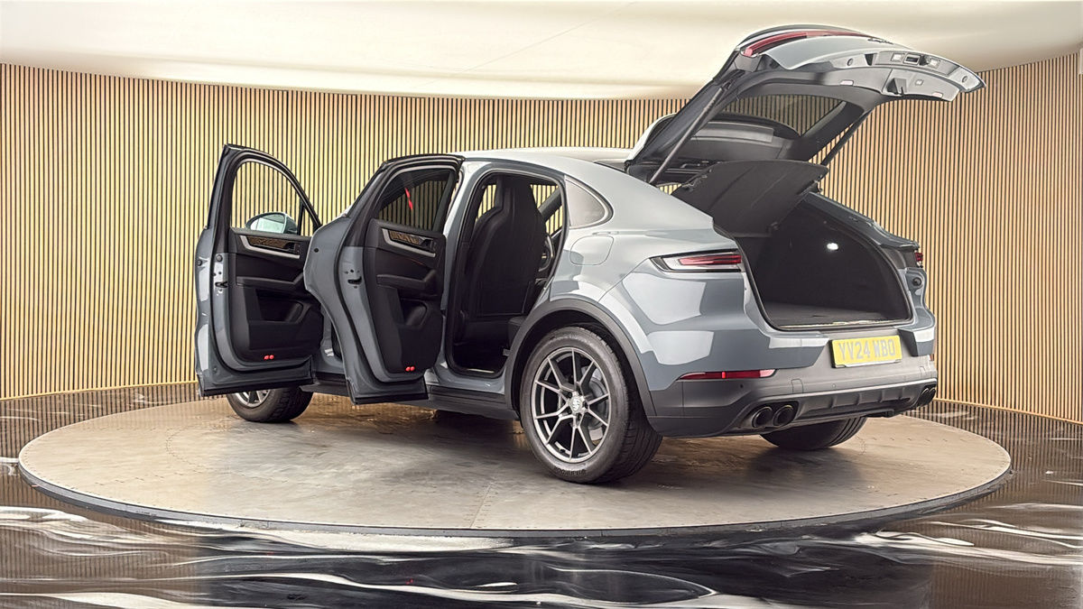 More views of Porsche Cayenne