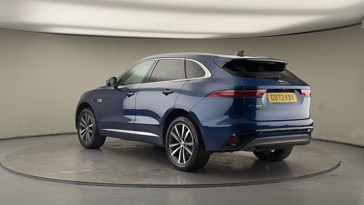 Jaguar F-PACE Image 2