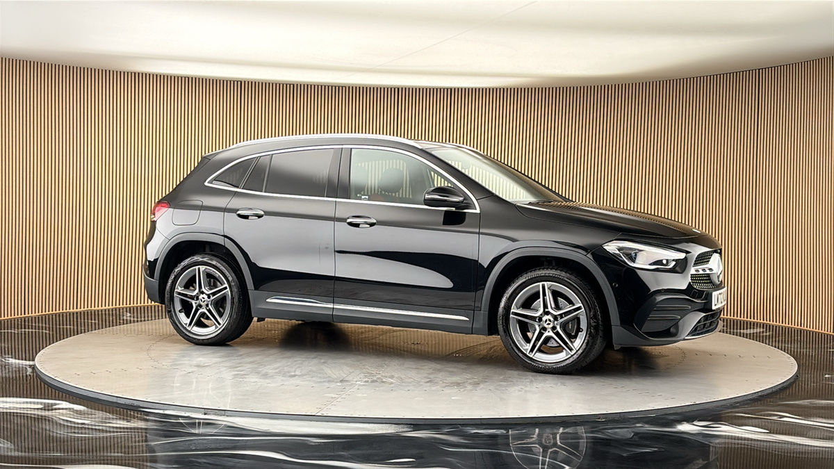 More views of Mercedes-Benz GLA