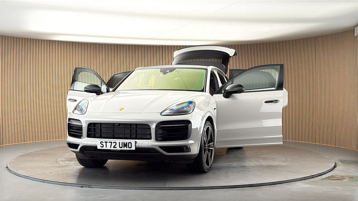More views of Porsche Cayenne