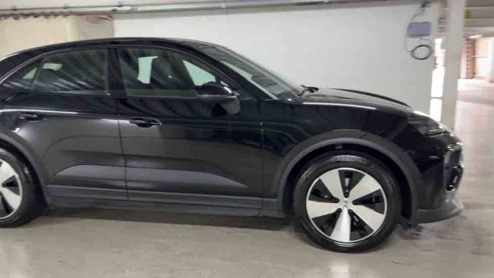 More views of Porsche Macan