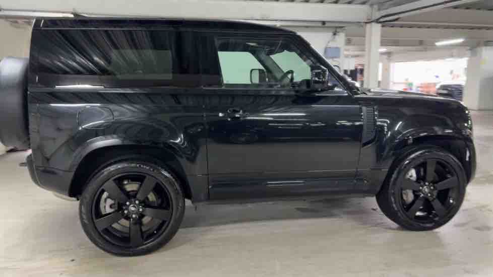 More views of Land Rover Defender 90