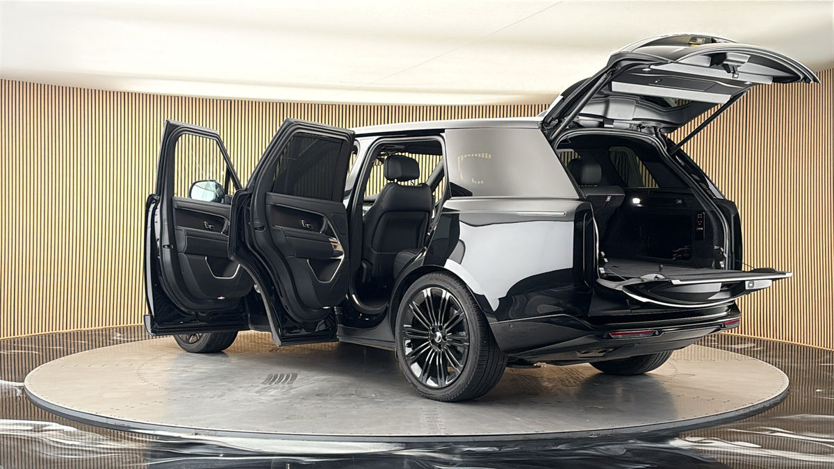 More views of Land Rover Range Rover