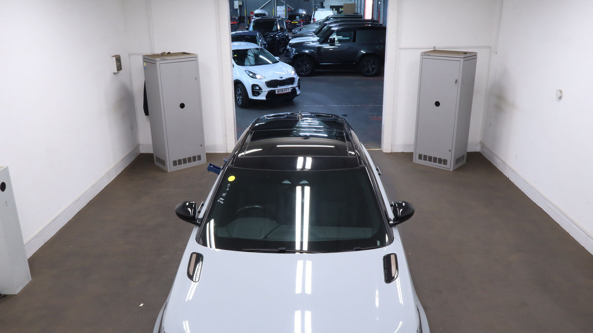 Land Rover Range Rover Velar Image 7