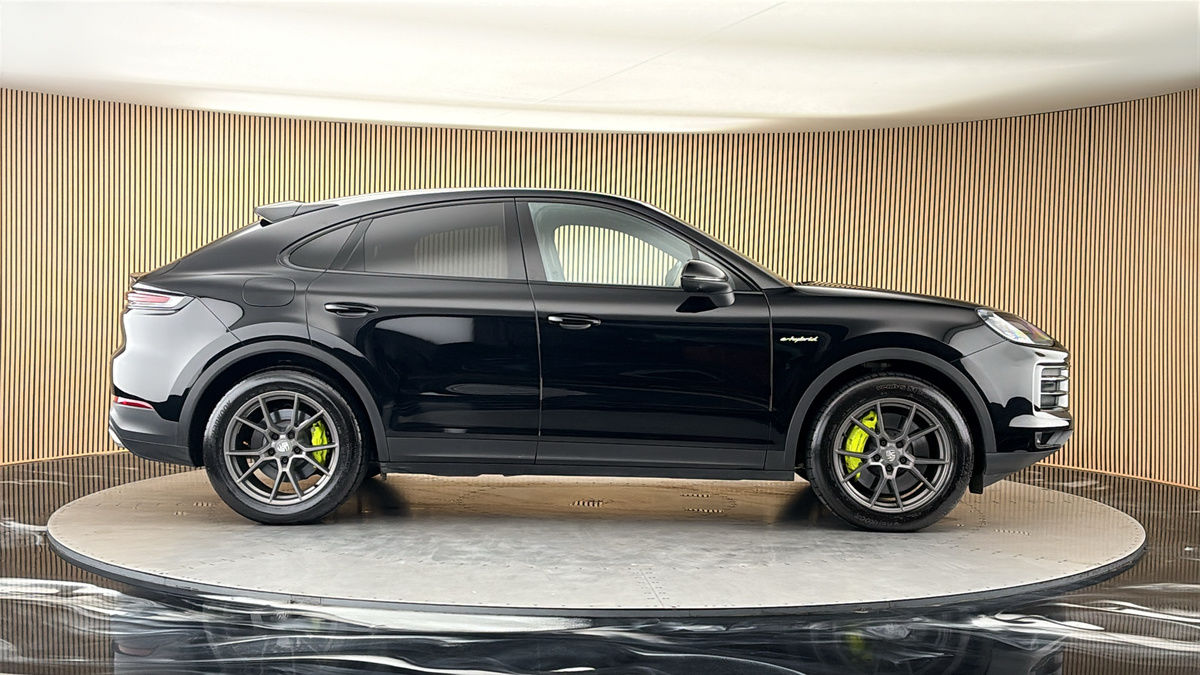 Porsche Cayenne Image 16