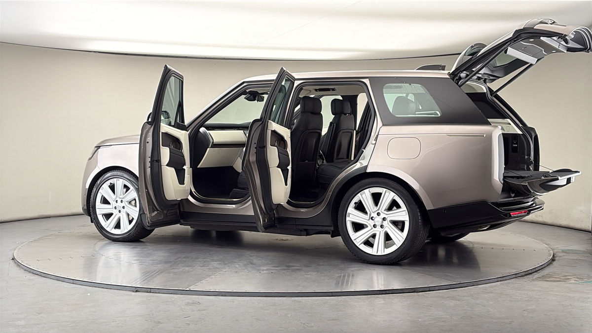 More views of Land Rover Range Rover