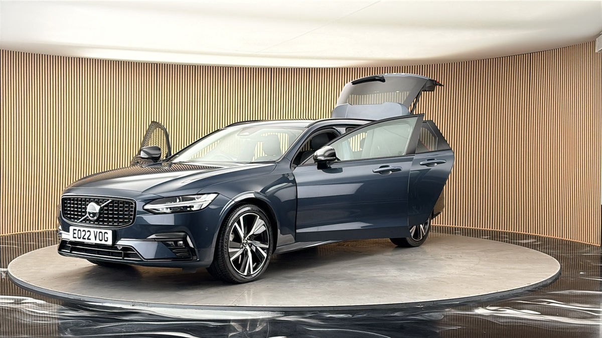 More views of Volvo V90