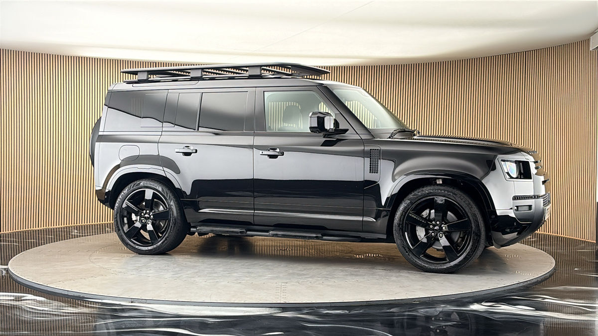 More views of Land Rover Defender 110