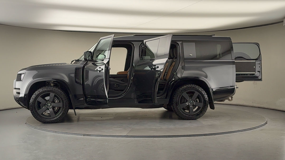 More views of Land Rover Defender 130