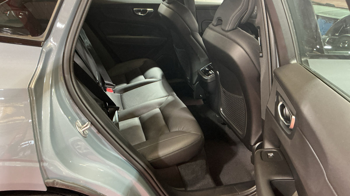 Volvo XC60 Image 8
