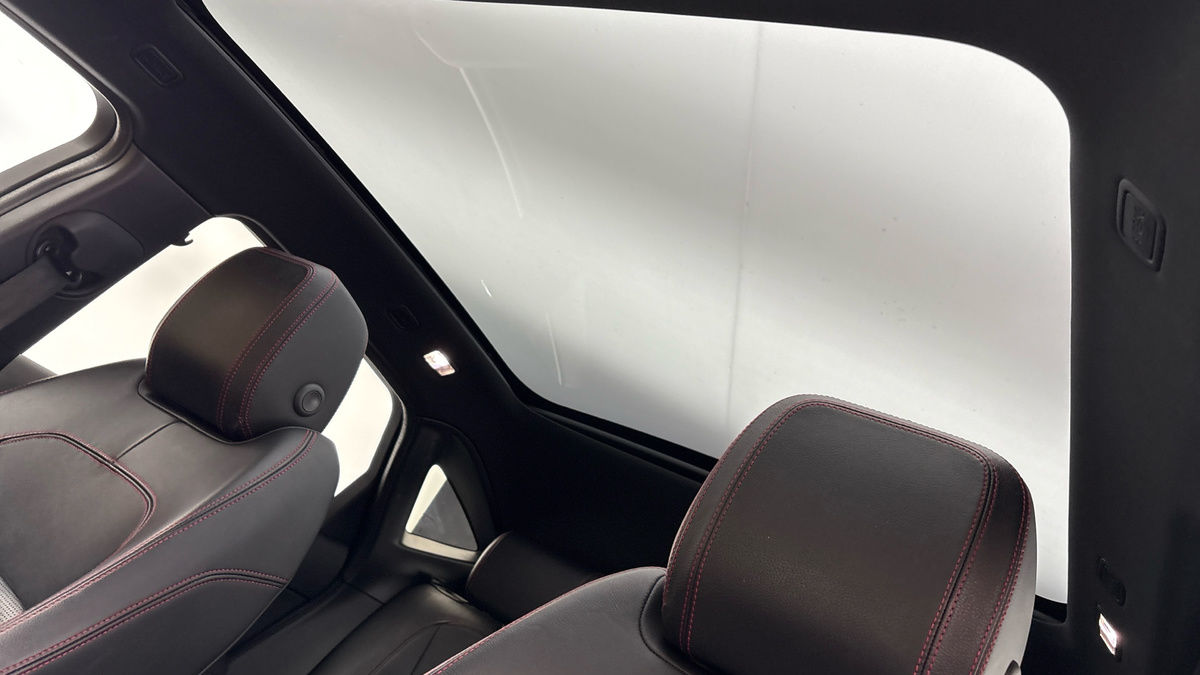 Jaguar E-PACE Image 6
