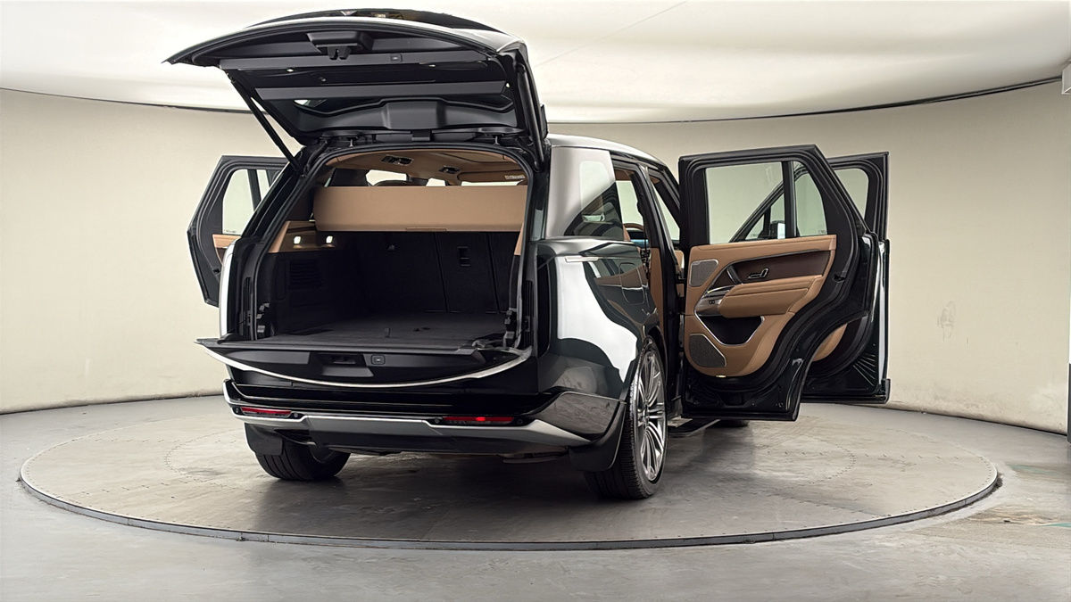 More views of Land Rover Range Rover